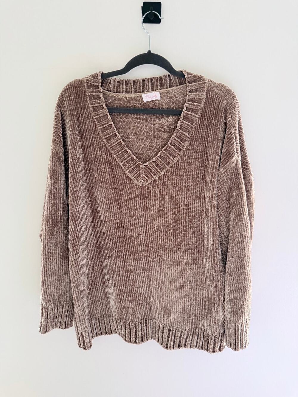 Pink Lily Oversized V-Neck Chenille Soft Cozy Pullover Sweater-Size L